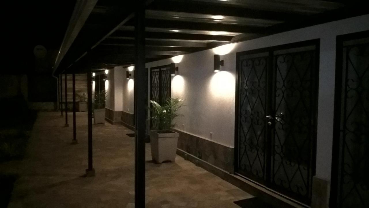 Urban Lodge Μπουζουμπούρα Εξωτερικό φωτογραφία